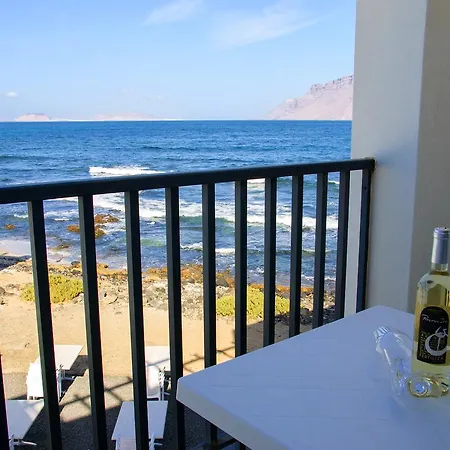 Seaview 1 Apartment *